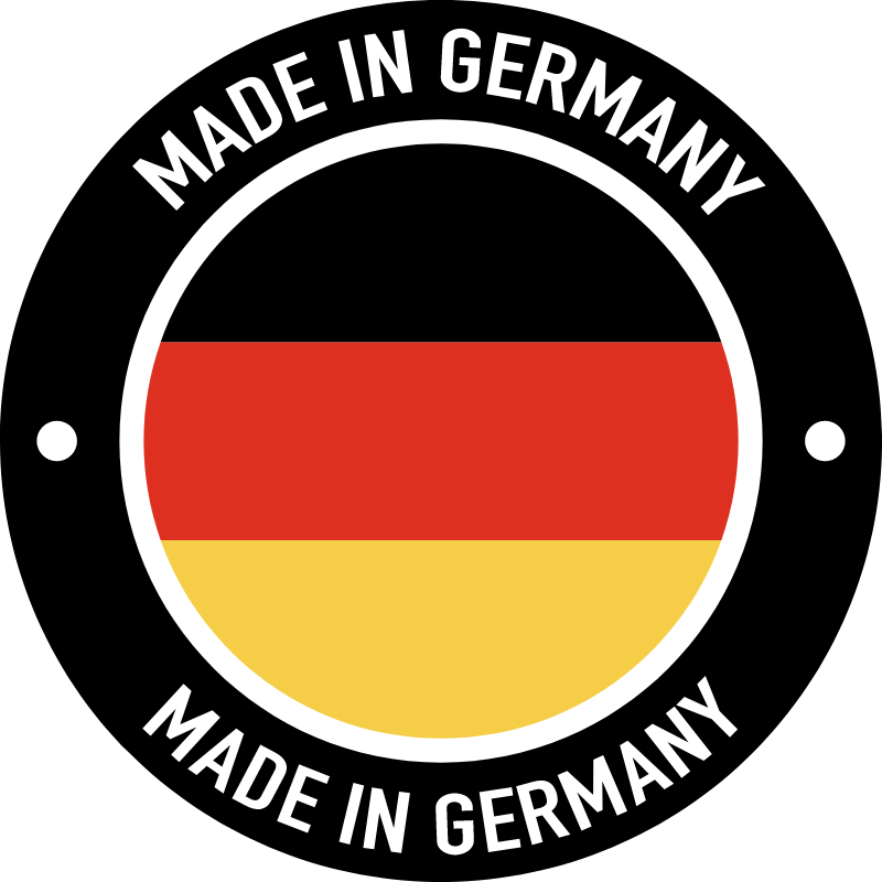 Logo mit dem Text „Made in Germany“ um einen Kreis in den Farben der deutschen Flagge: Schwarz, Rot und Gold auf schwarzem Hintergrund.